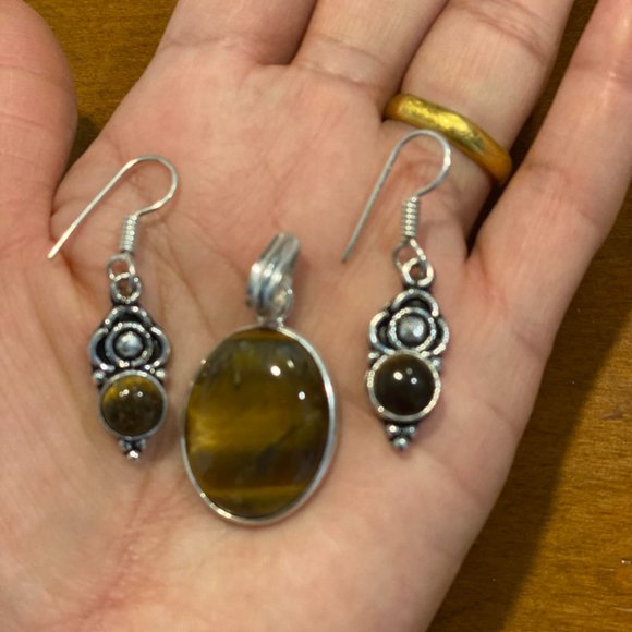 Natural Handmade Tiger Eye Pendant Dangle Hook Earring Set. - Picture 5 of 9